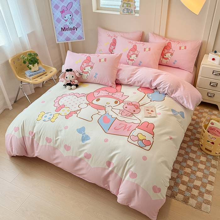 91家纺网 家纺一手货源 找家纺 玉元坊 2025年新款三丽鸥系列数码印花纯棉全棉床裙三件套四件套-简约基础款 大版简约-糖果美乐蒂