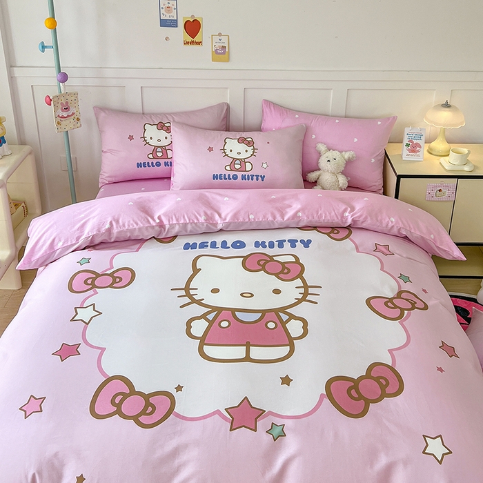 91家纺网 家纺一手货源 找家纺 玉元坊 2025年新款三丽鸥系列数码印花纯棉全棉床裙三件套四件套-简约基础款 凯蒂