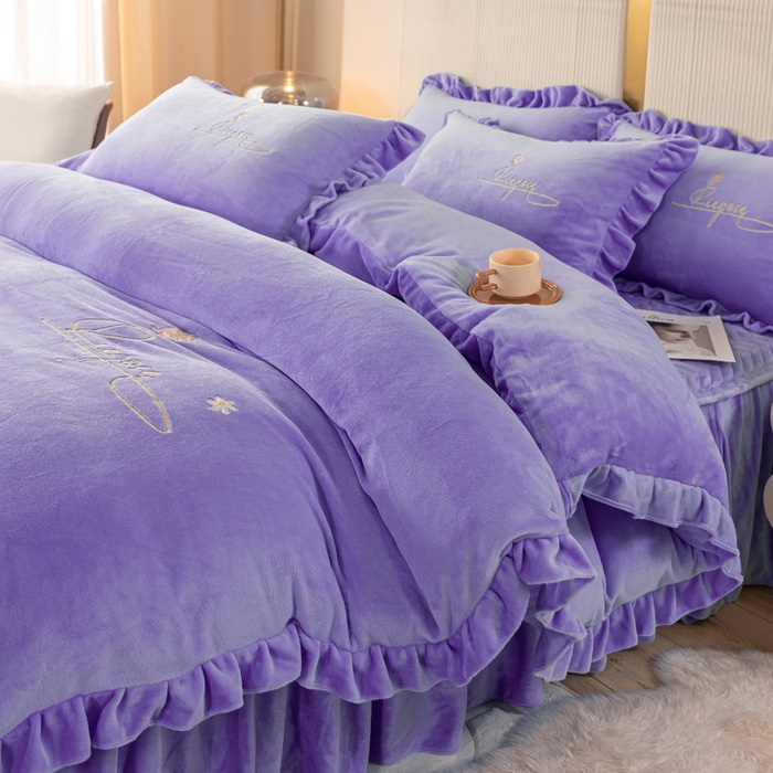 91家纺网 家纺一手货源 找家纺 慧菲 2025新款刺绣夹棉牛奶绒床裙四件套-玫瑰花语 玫瑰花语-紫