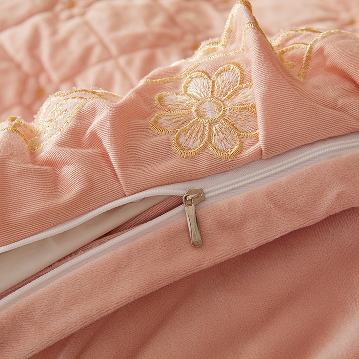 91家纺网 家纺一手货源 找家纺 罗艺轩 2025新款婴儿绒双层夹棉可拆卸床裙四件套-花语 花语-梦幻玉