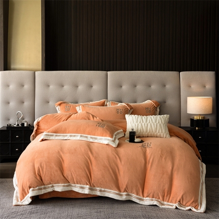 91家纺网 家纺一手货源 找家纺 保罗圣迪奥 2025新款A类高克重牛奶绒绣花四件套-米兰印象 米兰印象-阳光橙