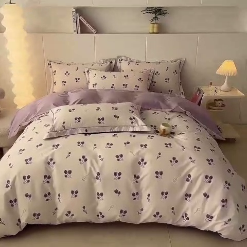 91家纺网 家纺一手货源 找家纺 2025新款133X76宽幅全棉纯棉印花系列四件套 郁见你-紫