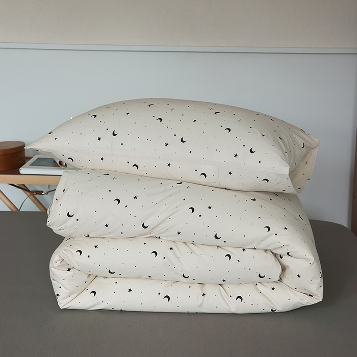 91家纺网 家纺一手货源 找家纺 绫韵家纺 2025春夏新品母婴A类全棉纯棉针织棉软糯糯小可爱卡通床单款四件套 满天星米白