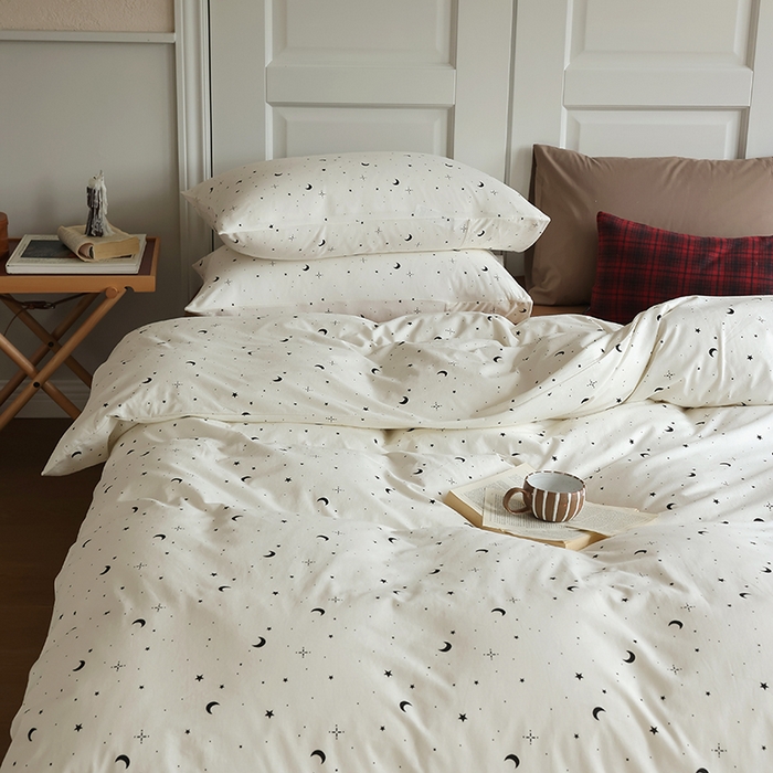 91家纺网 家纺一手货源 找家纺 绫韵家纺 2025春夏新品母婴A类全棉纯棉针织棉软糯糯小可爱卡通床单款四件套 满天星米白