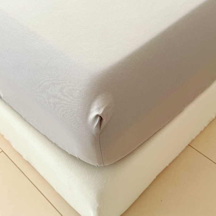 91家纺网 家纺一手货源 找家纺 2025新款133X76宽幅全棉纯棉印花系列单品床笠 夜来香-灰