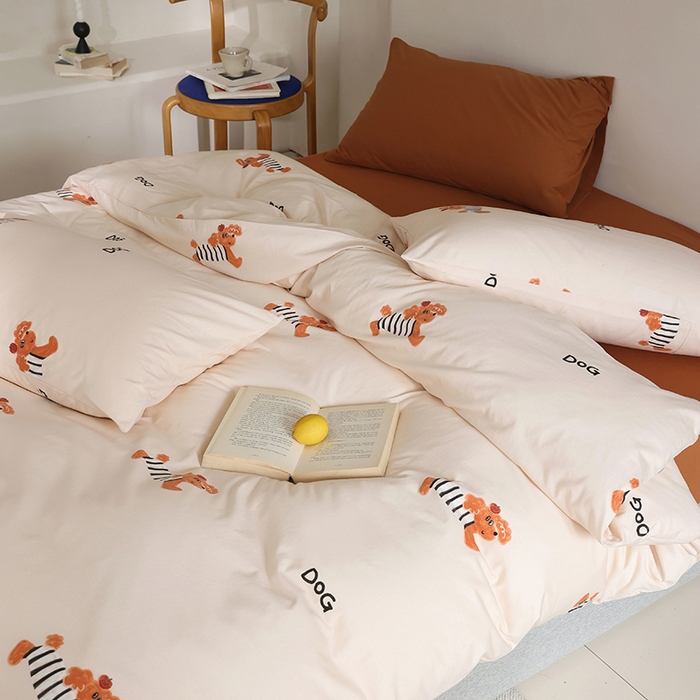 91家纺网 家纺一手货源 找家纺 绫韵家纺 2025春夏新品母婴A类全棉纯棉针织棉软糯糯小可爱卡通床单款四件套 卷毛狗