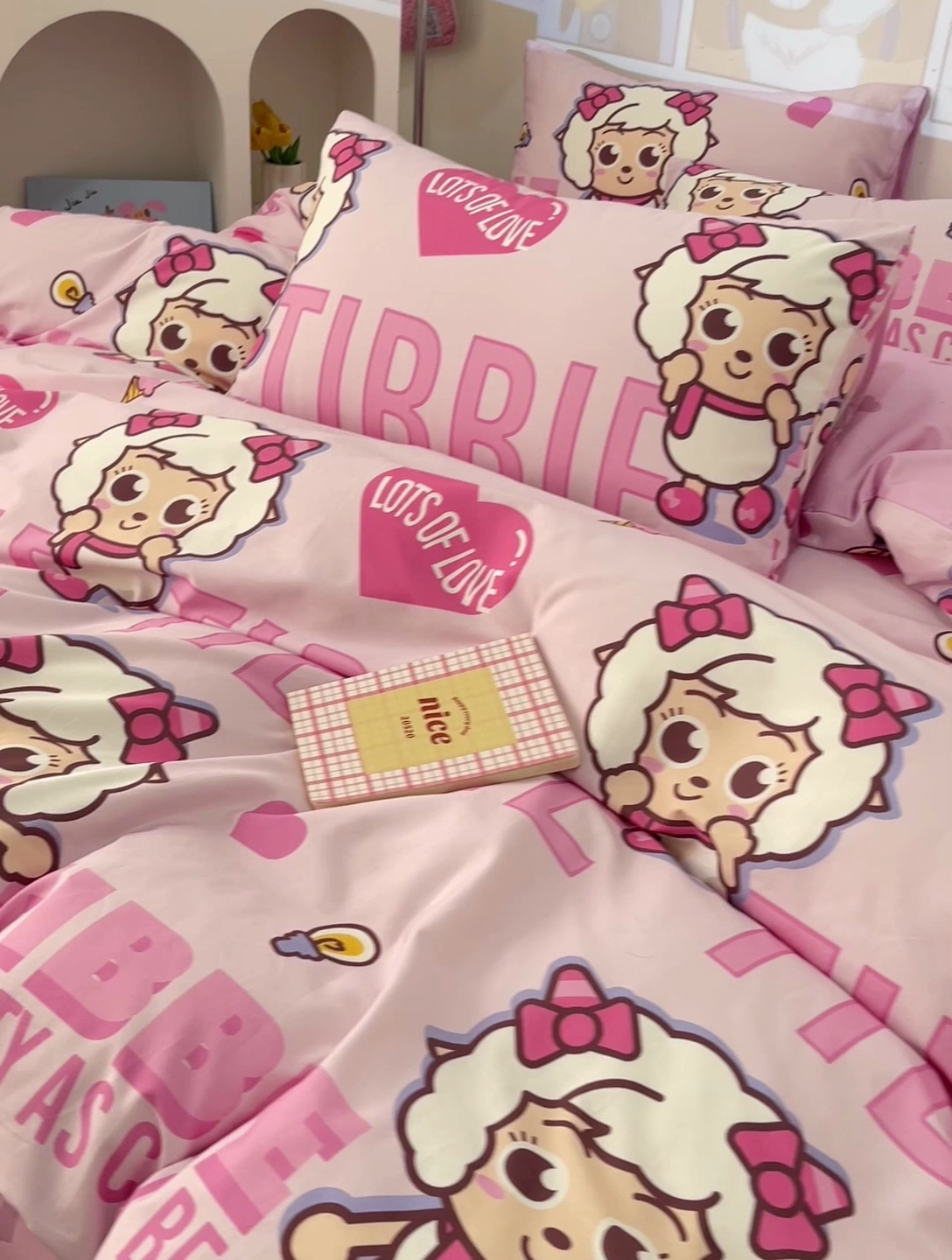 91家纺网 家纺一手货源 找家纺 小懒猪 2025新款卡通专版13372全棉喜羊羊系列四件套 可爱美羊羊