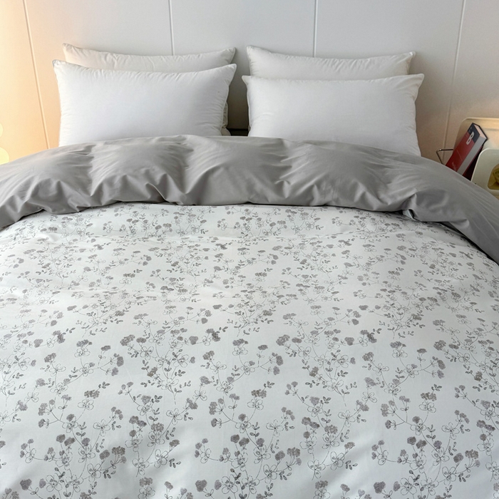 91家纺网 家纺一手货源 找家纺 2025新款133X76宽幅全棉纯棉印花系列四件套 夜来香-灰