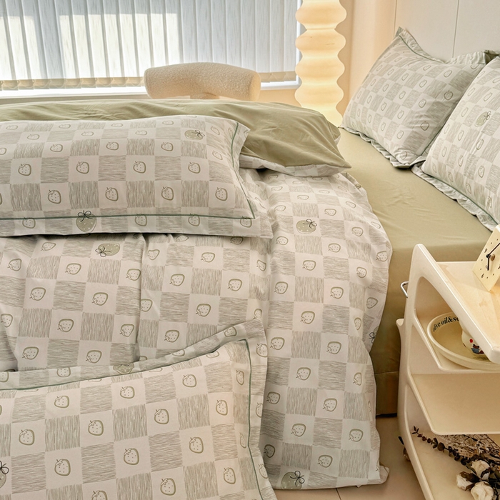 91家纺网 家纺一手货源 找家纺 2025新款133X76宽幅全棉纯棉印花系列四件套 有点甜-绿