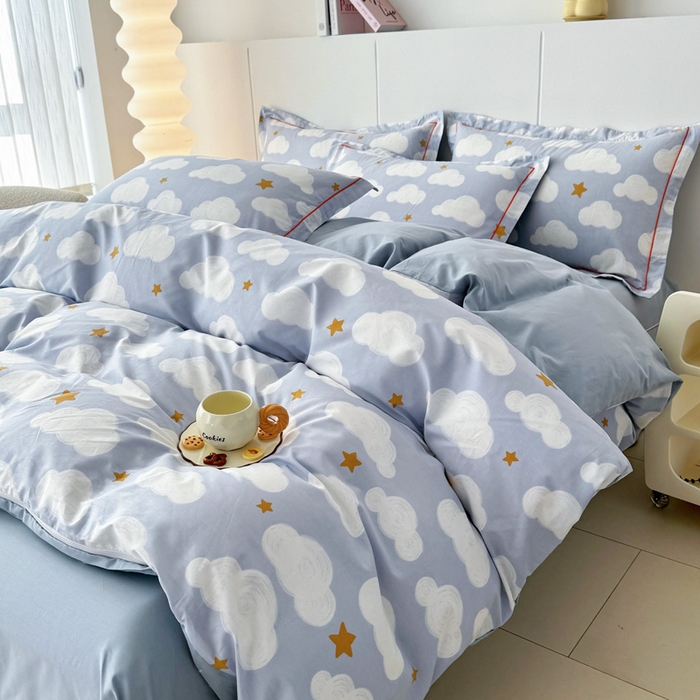 91家纺网 家纺一手货源 找家纺 2025新款133X76宽幅全棉纯棉印花系列四件套 踏浪-蓝