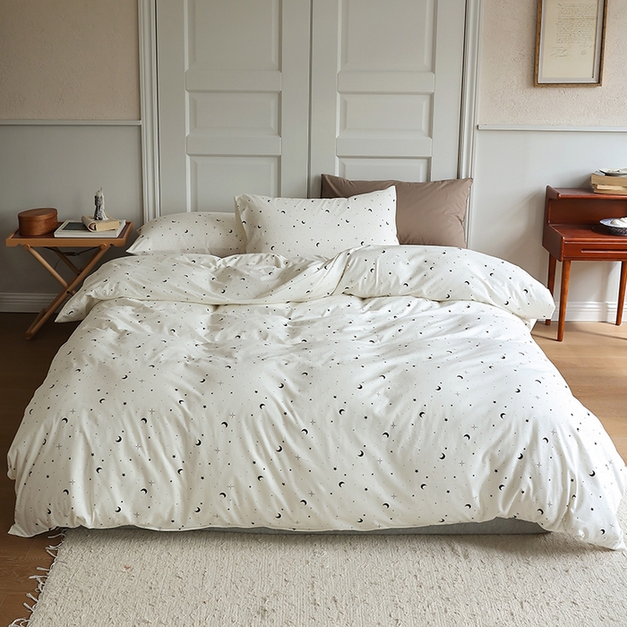 91家纺网 家纺一手货源 找家纺 绫韵家纺 2025春夏新品母婴A类全棉纯棉针织棉软糯糯小可爱卡通床单款四件套 满天星米白