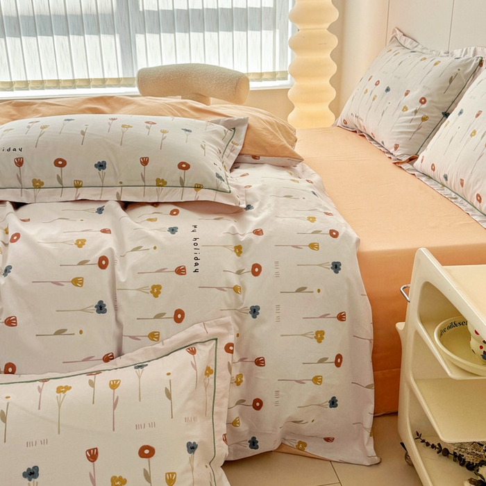 91家纺网 家纺一手货源 找家纺 2025新款133X76宽幅全棉纯棉印花系列四件套 蝶恋花-米