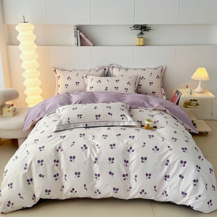 91家纺网 家纺一手货源 找家纺 2025新款133X76宽幅全棉纯棉印花系列四件套 郁见你-紫