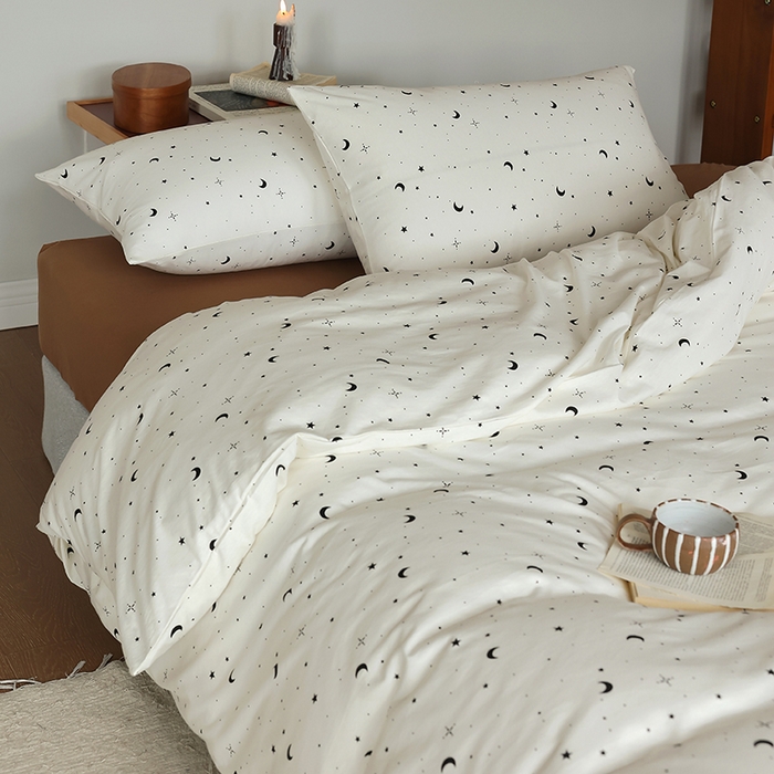 91家纺网 家纺一手货源 找家纺 绫韵家纺 2025春夏新品母婴A类全棉纯棉针织棉软糯糯小可爱卡通床单款四件套 满天星米白