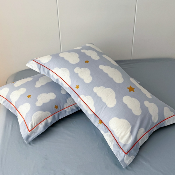 91家纺网 家纺一手货源 找家纺 2025新款133X76宽幅全棉纯棉印花系列四件套 踏浪-蓝