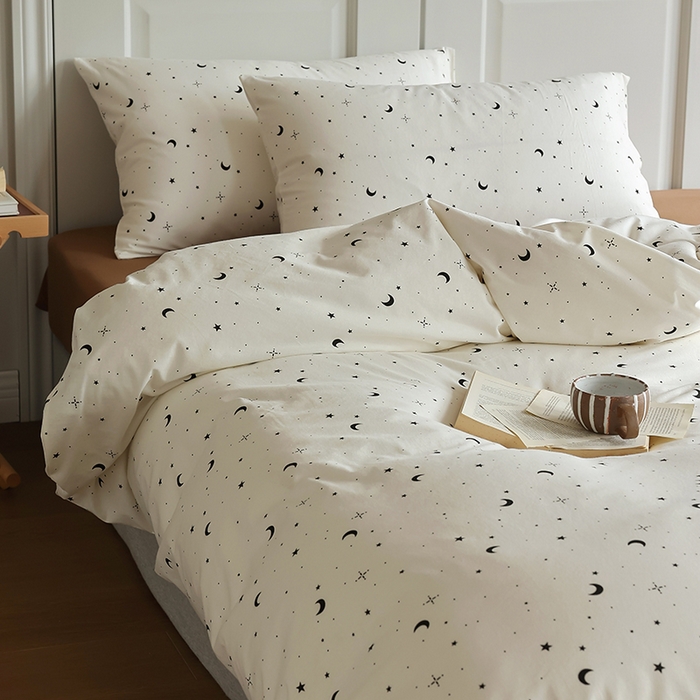 91家纺网 家纺一手货源 找家纺 绫韵家纺 2025春夏新品母婴A类全棉纯棉针织棉软糯糯小可爱卡通床单款四件套 满天星米白