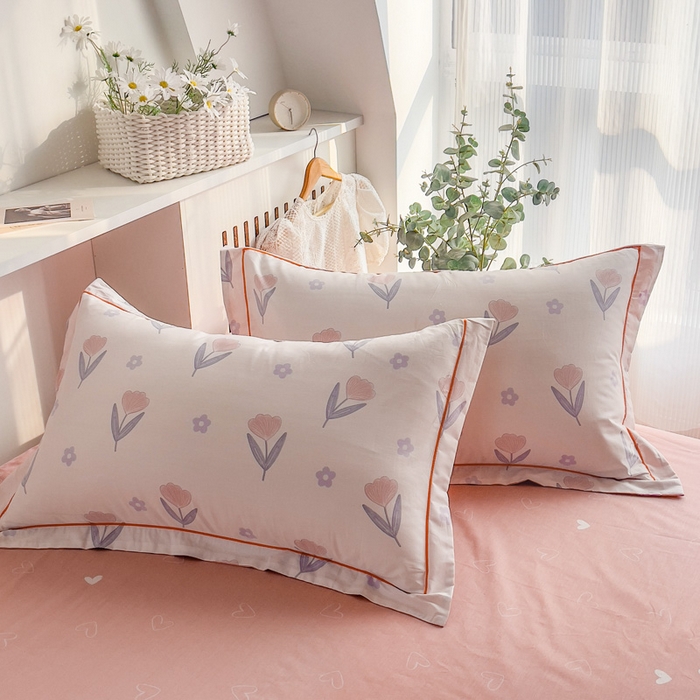 91家纺网 家纺一手货源 找家纺 2025新款13376宽幅全棉印花单枕套系列（有单品可定制） 郁香倾语-粉