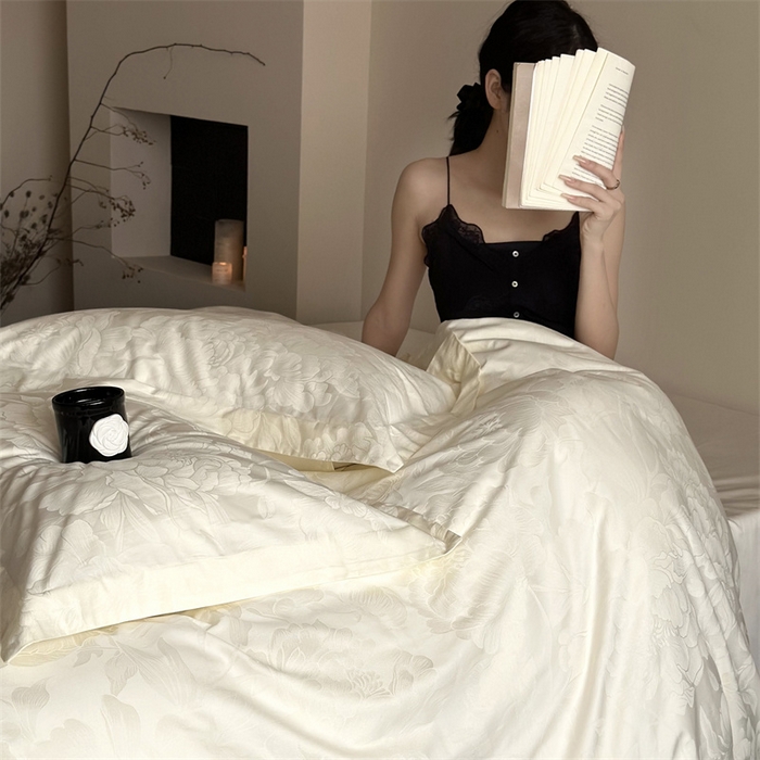 91家纺网 家纺一手货源 找家纺 鹿班家居 2025新款100S长绒棉精美提花系列四件套-玫瑰美遇（标准会员-20） 玫瑰美遇-白色