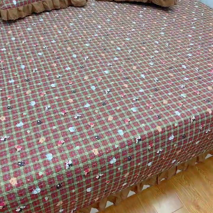 91家纺网 家纺一手货源 找家纺 暖居 2024新款纯棉绗缝夹棉榻榻米支持定制防滑全棉印花小碎花农村大炕盖三件套系列 玛奇朵圣诞