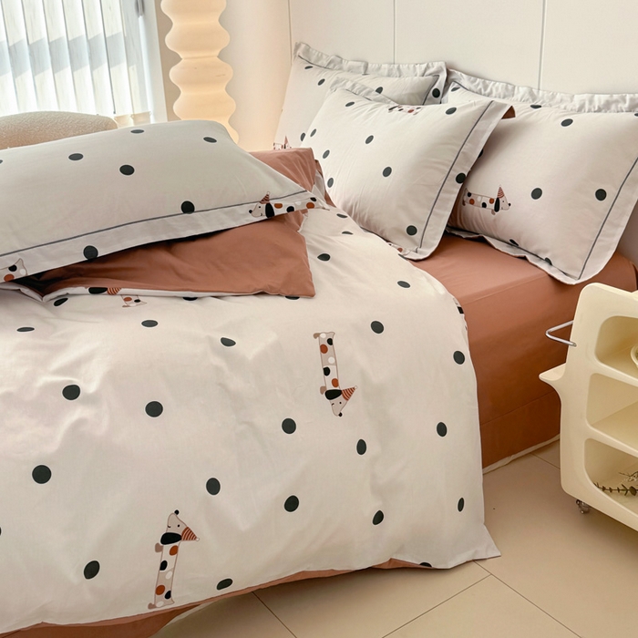 91家纺网 家纺一手货源 找家纺 2025新款133X76宽幅全棉纯棉印花系列四件套芝士狗