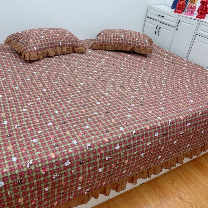 91家纺网 家纺一手货源 找家纺 暖居 2024新款纯棉绗缝夹棉榻榻米支持定制防滑全棉印花小碎花农村大炕盖三件套系列 玛奇朵圣诞