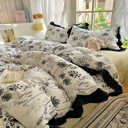 91家纺网 家纺一手货源 找家纺 2025年新款法式韩式浪漫赫本风黑色花边水洗m印花四件套 赫本-曼波