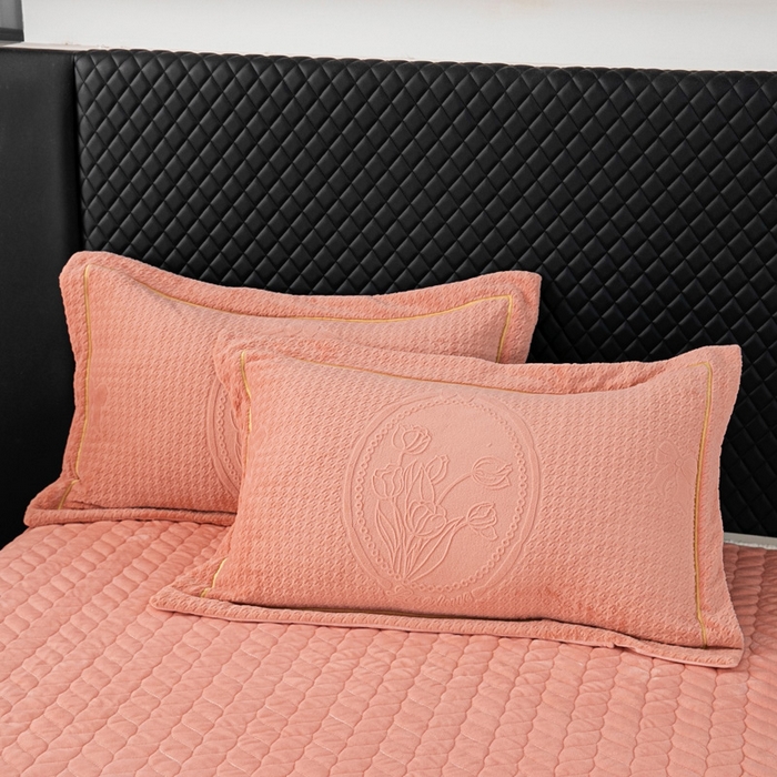 91家纺网 家纺一手货源 找家纺 畅畅家纺 2025新款12斤加厚冬季轻奢款230克全消光立体雕花牛奶绒夹棉床盖四件套 轻奢花语-橘色