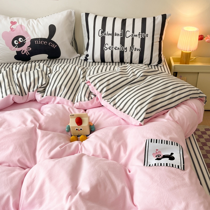 91家纺网 家纺一手货源 找家纺 海岛哥哥 2025新款超柔云朵棉布标系列四件套 布标-小粉猫