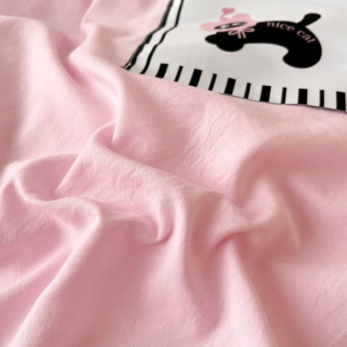 91家纺网 家纺一手货源 找家纺 海岛哥哥 2025新款超柔云朵棉布标系列四件套 布标-小粉猫