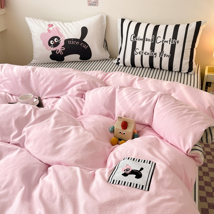 91家纺网 家纺一手货源 找家纺 海岛哥哥 2025新款超柔云朵棉布标系列四件套 布标-小粉猫