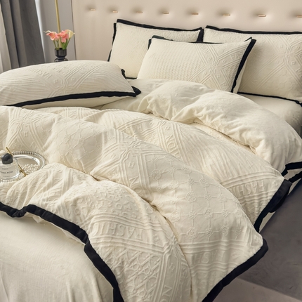 91家纺网 家纺一手货源 找家纺 （总）（买家秀 爆款不断货）A类母婴级牛奶雕花绒四件套珊瑚绒小香风雪花绒四件套雕花牛奶绒四件套白--场景1