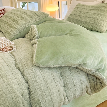 91家纺网 家纺一手货源 找家纺 （买家秀爆款不断货）A类母婴级高克重獭兔绒四件套剪花牛奶绒四件套牛奶绒剪花四件套纯色双拼兔毛绒四件套 兔绒-薄荷绿