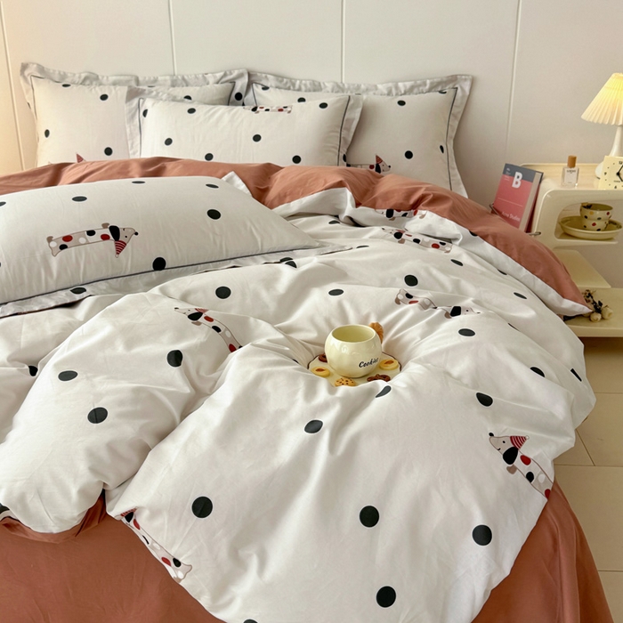 91家纺网 家纺一手货源 找家纺 2025新款133X76宽幅全棉纯棉印花系列四件套芝士狗