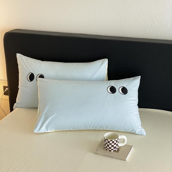 91家纺网 家纺一手货源 找家纺 ab家纺 2025新款纯色水洗棉笑脸双拼绣花四件套 笑脸  天空蓝浅黄