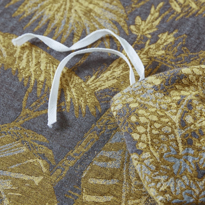 91家纺网 家纺一手货源 找家纺 鲁爱 2025新款全棉色织双层纱纽扣款四件套 玉树琼林-黑金