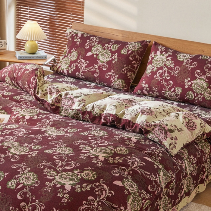 91家纺网 家纺一手货源 找家纺 鲁爱 2025新款全棉色织双层纱纽扣款四件套 陌上花开-安可拉红