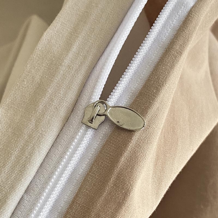 91家纺网 家纺一手货源 找家纺 ab家纺 2025新款纯色水洗棉笑脸双拼绣花四件套 笑脸 卡其米咖