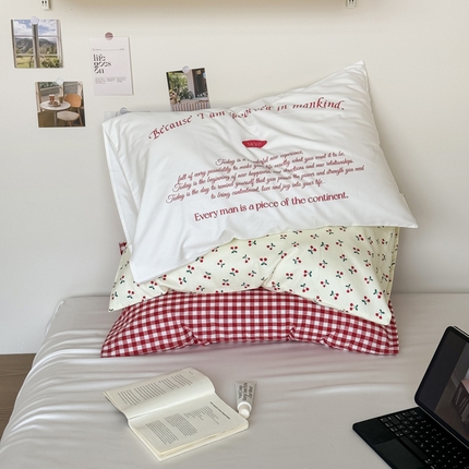 91家纺网 家纺一手货源 找家纺 （总）艾沁家纺 2025新款全棉纯棉数码印花枕套2,全棉水洗棉 红格,全棉斜纹 小丸子,全棉斜纹数码印花 法兰西