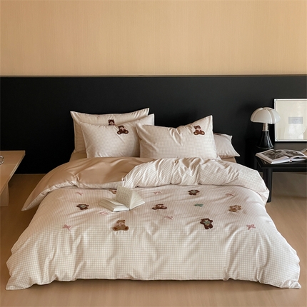 FORTWO家纺 2025新款全棉长绒棉格子卡通毛巾绣四件套 捏捏熊