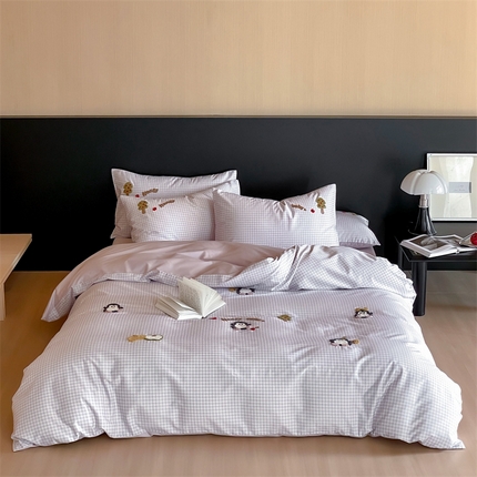 FORTWO家纺 2025新款全棉长绒棉格子卡通毛巾绣四件套 企鹅先生