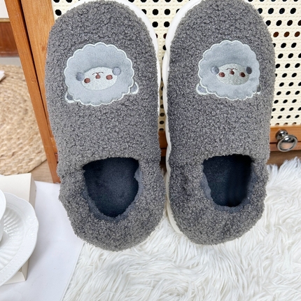 91家纺网 家纺一手货源 找家纺 （总）南通盟生鞋业有限公司 2025秋冬款超柔软踩屎感绣花款包跟家居鞋可外穿