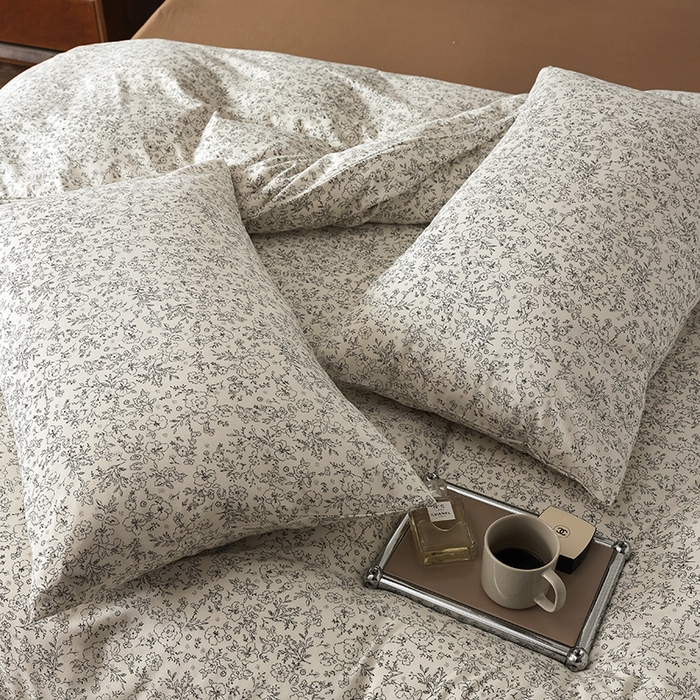 91家纺网 家纺一手货源 找家纺 2025春夏新品母婴A类全棉纯棉针织棉软糯糯清新小碎花床单款四件套 摩卡灰