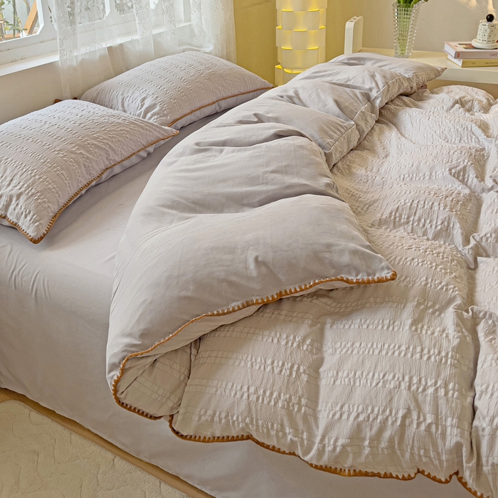 91家纺网 家纺一手货源 找家纺 娜娜 2025新款磨毛水洗棉泡泡纱贝壳边四件套 泡泡纱-浅灰