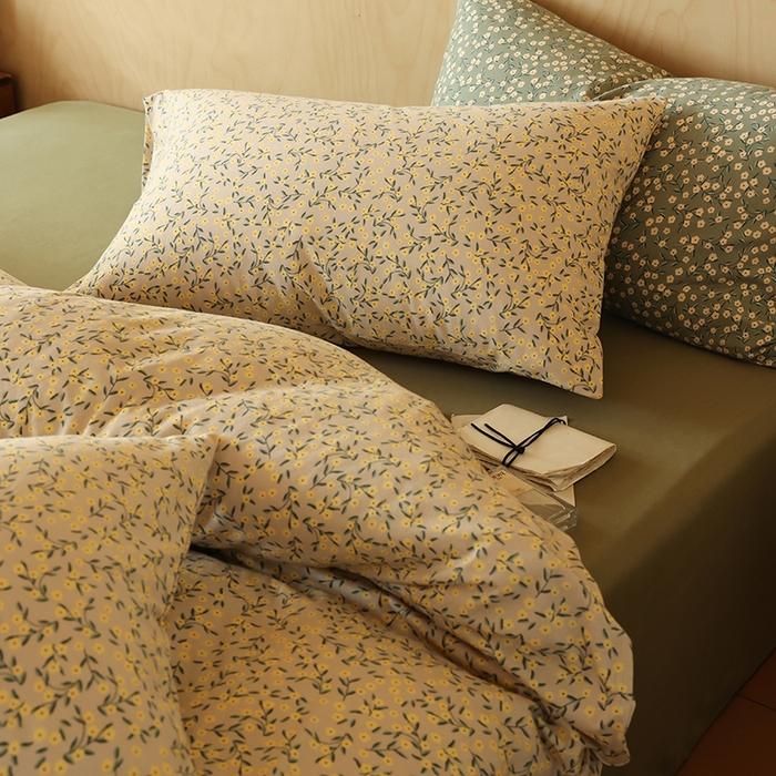 91家纺网 家纺一手货源 找家纺 2025春夏新品母婴A类全棉纯棉针织棉软糯糯清新小碎花床单款四件套 莫奈黄