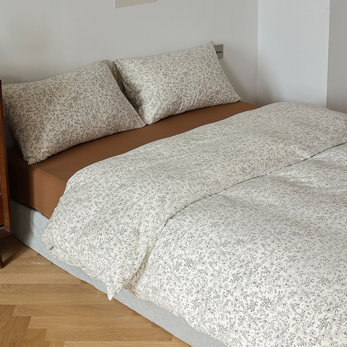 91家纺网 家纺一手货源 找家纺 2025春夏新品母婴A类全棉纯棉针织棉软糯糯清新小碎花床单款四件套 摩卡灰