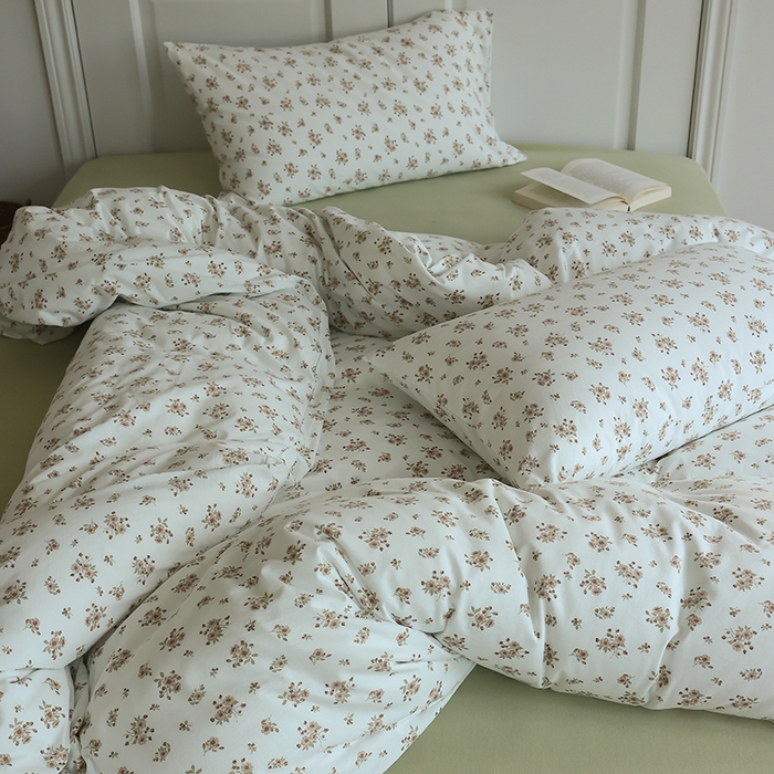 91家纺网 家纺一手货源 找家纺 2025春夏新品母婴A类全棉纯棉针织棉软糯糯清新小碎花床单款四件套 爱莎绿