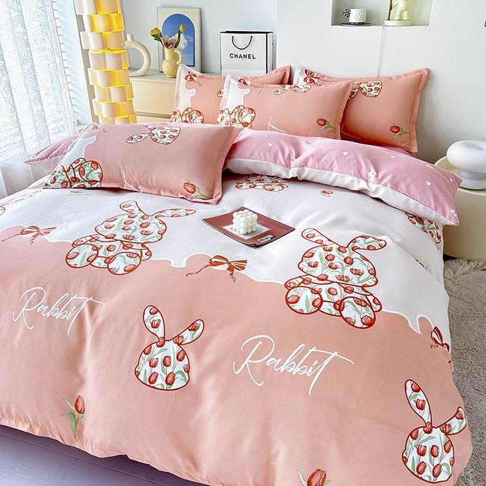 91家纺网 家纺一手货源 找家纺 梦卓家纺 2025新款小清新植物羊绒印花单被套 花园小兔