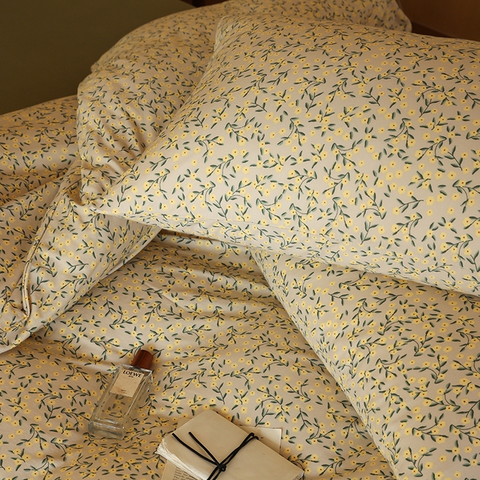 91家纺网 家纺一手货源 找家纺 2025春夏新品母婴A类全棉纯棉针织棉软糯糯清新小碎花床单款四件套 莫奈黄