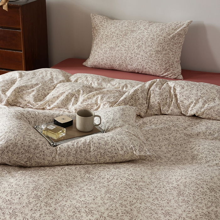 91家纺网 家纺一手货源 找家纺 2025春夏新品母婴A类全棉纯棉针织棉软糯糯清新小碎花床单款四件套 摩卡棕