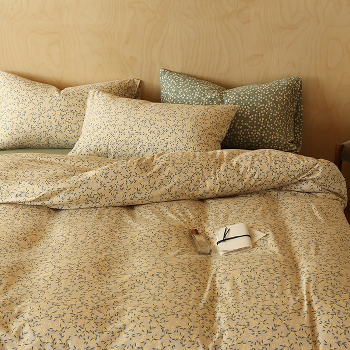 91家纺网 家纺一手货源 找家纺 2025春夏新品母婴A类全棉纯棉针织棉软糯糯清新小碎花床单款四件套 莫奈黄